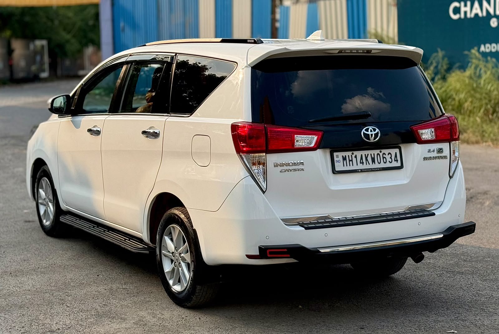 Innova Crysta 2.4 G